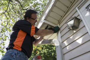 Is It Time to Call a Siding Contractor