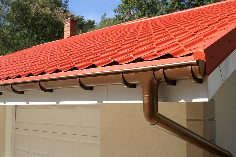 Seamless Gutters vs. Traditional Gutters
